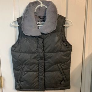 Columbia gray puffer vest youth 10/12